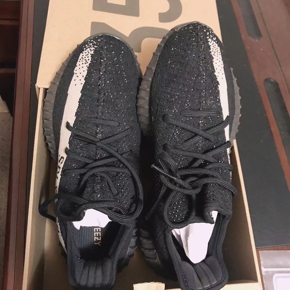 Adidas Yeezy Boost 350 V2 Black/White - Picture 10 of 11